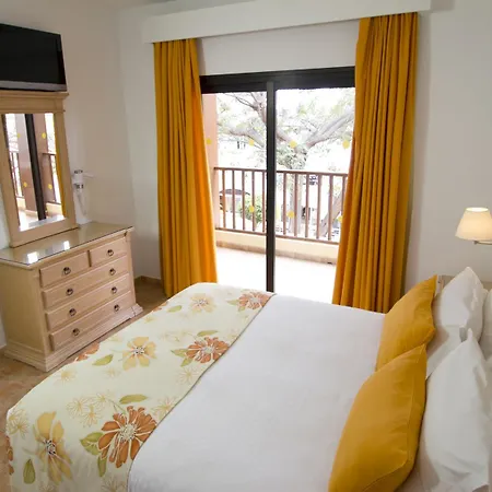 Ξενοδοχείο με διαμερίσματα Royal Sunset Club 4*